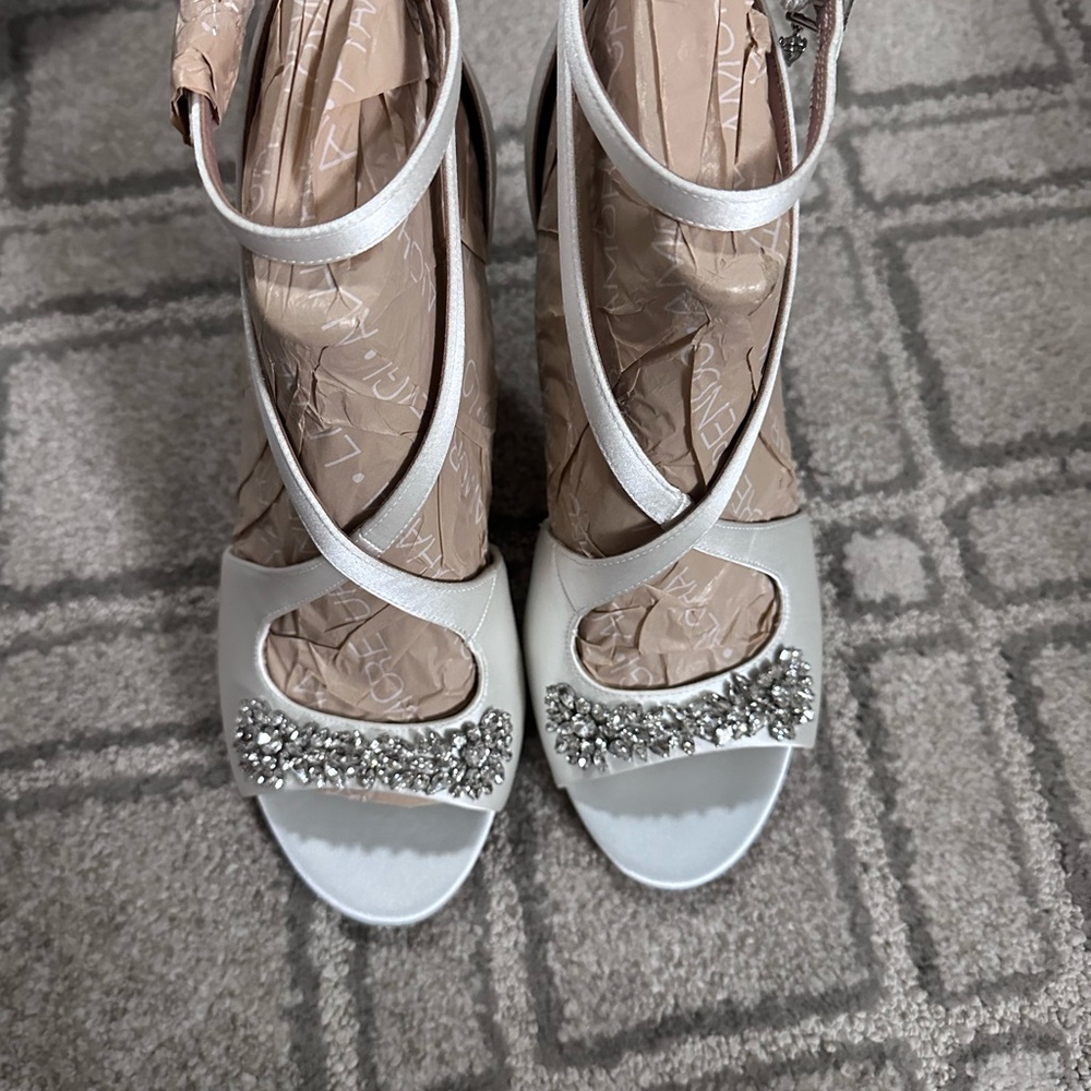 Pnina Tornai White Heels size 7 with Modern Design engraved on bottom